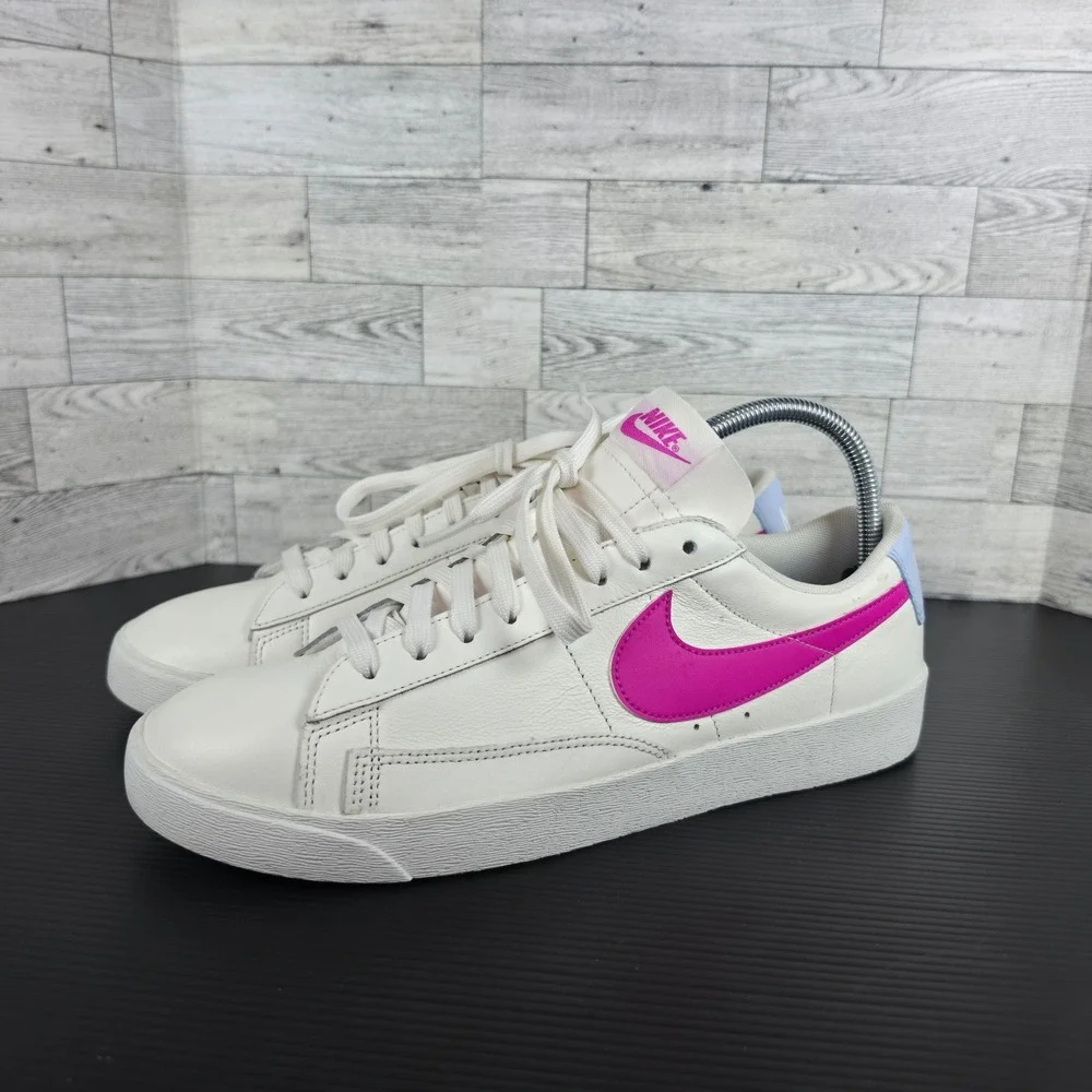 NIKE Blazer Low Fire Pink Sneakers Shoes Women's size 11.5 AV9370-110